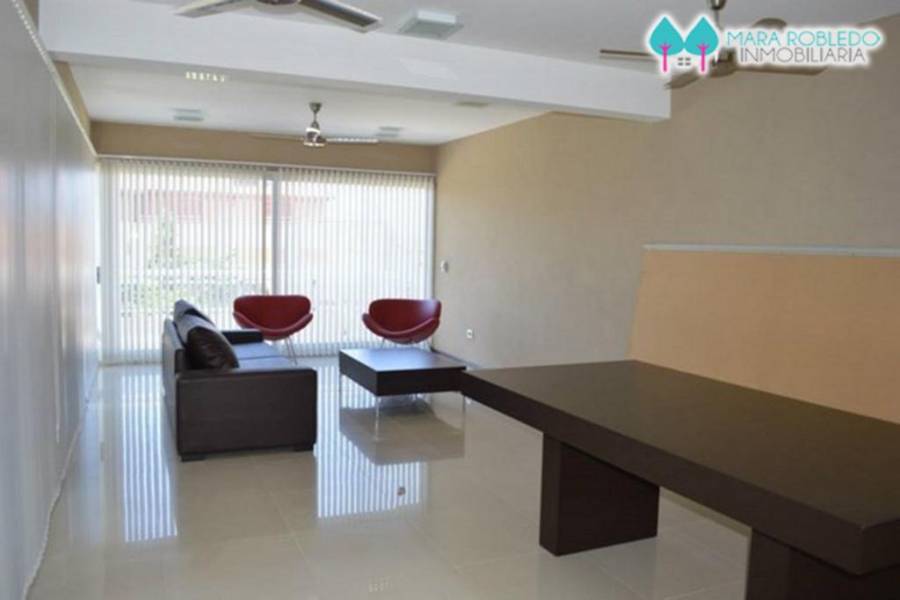 Pinamar,Buenos Aires,Argentina,3 Bedrooms Bedrooms,6 BathroomsBathrooms,Casas,DE LAS BURRIQUETAS,4437