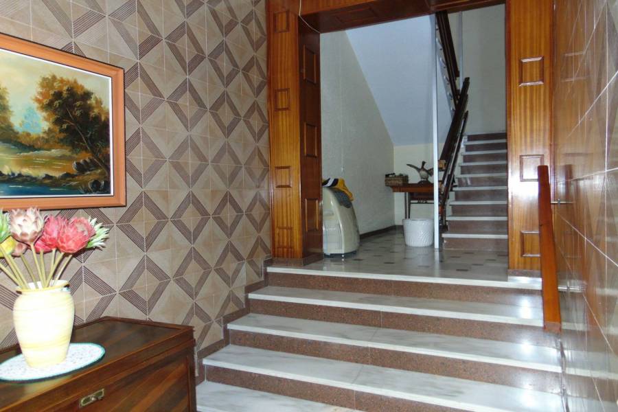 Los Montesinos,Alicante,España,4 Bedrooms Bedrooms,2 BathroomsBathrooms,Adosada,39926