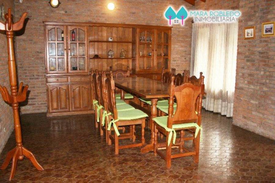 Pinamar,Buenos Aires,Argentina,3 Bedrooms Bedrooms,4 BathroomsBathrooms,Casas,DE LAS ONDINAS,4438