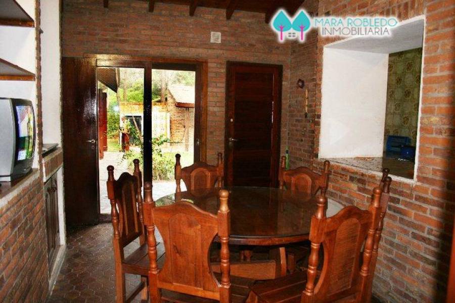 Pinamar,Buenos Aires,Argentina,3 Bedrooms Bedrooms,4 BathroomsBathrooms,Casas,DE LAS ONDINAS,4438