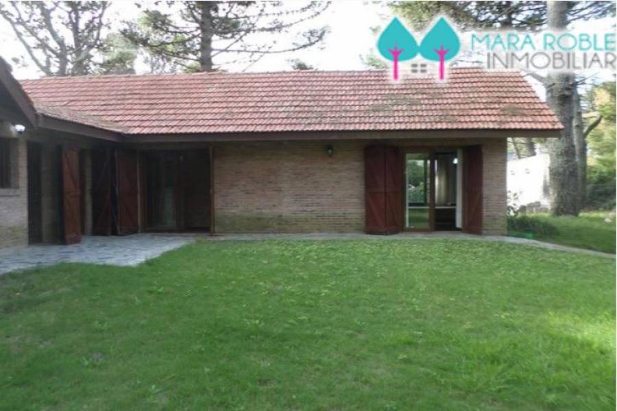 Pinamar,Buenos Aires,Argentina,3 Bedrooms Bedrooms,4 BathroomsBathrooms,Casas,DE LAS ONDINAS,4438