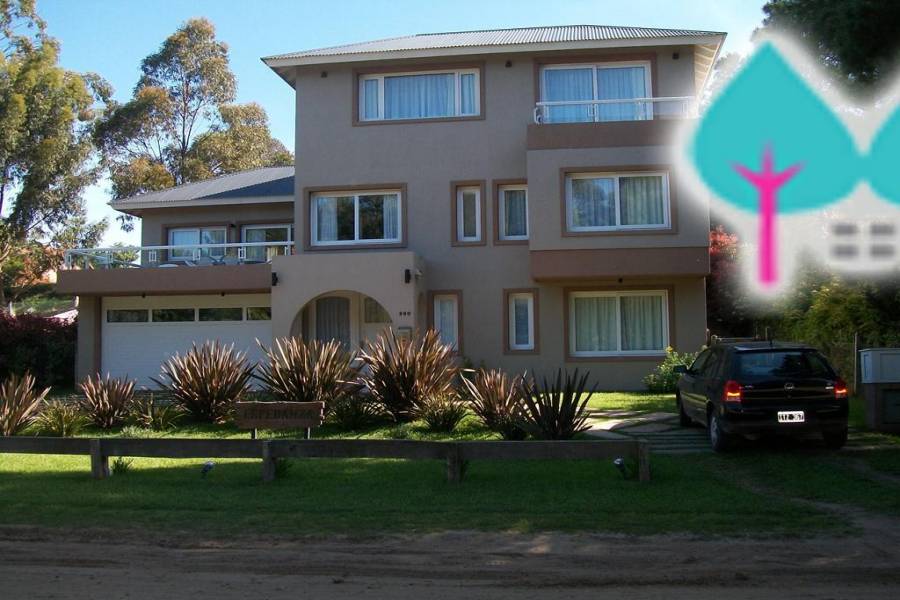 Pinamar,Buenos Aires,Argentina,4 Bedrooms Bedrooms,6 BathroomsBathrooms,Casas,DEL ESPARTILLO,4441
