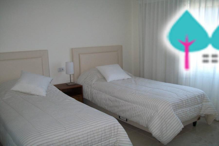 Pinamar,Buenos Aires,Argentina,4 Bedrooms Bedrooms,6 BathroomsBathrooms,Casas,DEL ESPARTILLO,4441