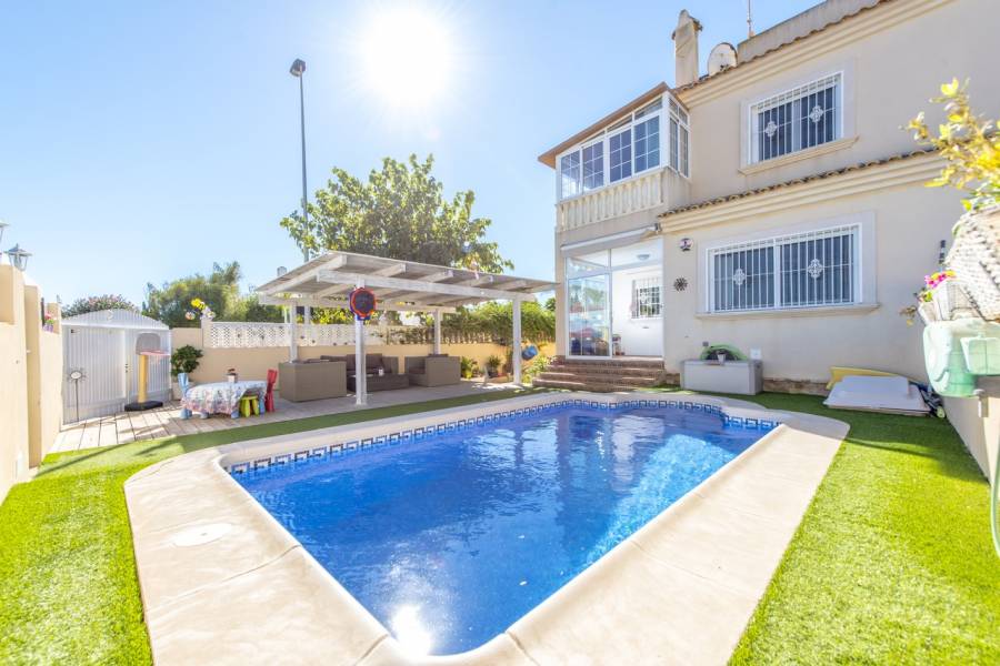 Pilar de la Horadada,Alicante,España,3 Bedrooms Bedrooms,2 BathroomsBathrooms,Dúplex,39986