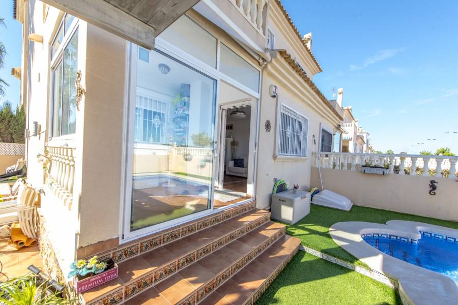 Pilar de la Horadada,Alicante,España,3 Bedrooms Bedrooms,2 BathroomsBathrooms,Dúplex,39986