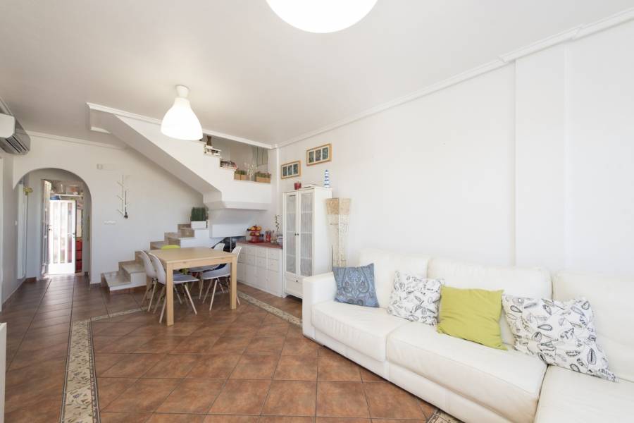 Pilar de la Horadada,Alicante,España,3 Bedrooms Bedrooms,2 BathroomsBathrooms,Dúplex,39986