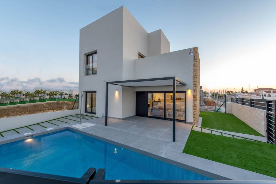 Rojales,Alicante,España,3 Bedrooms Bedrooms,2 BathroomsBathrooms,Chalets,40030