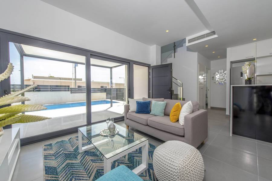 Rojales,Alicante,España,3 Bedrooms Bedrooms,2 BathroomsBathrooms,Chalets,40030