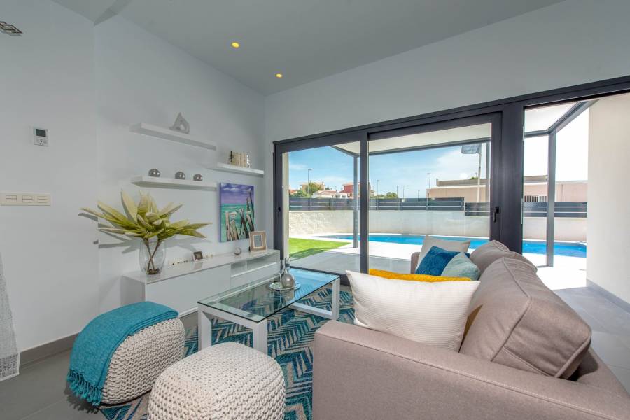 Rojales,Alicante,España,3 Bedrooms Bedrooms,2 BathroomsBathrooms,Chalets,40031