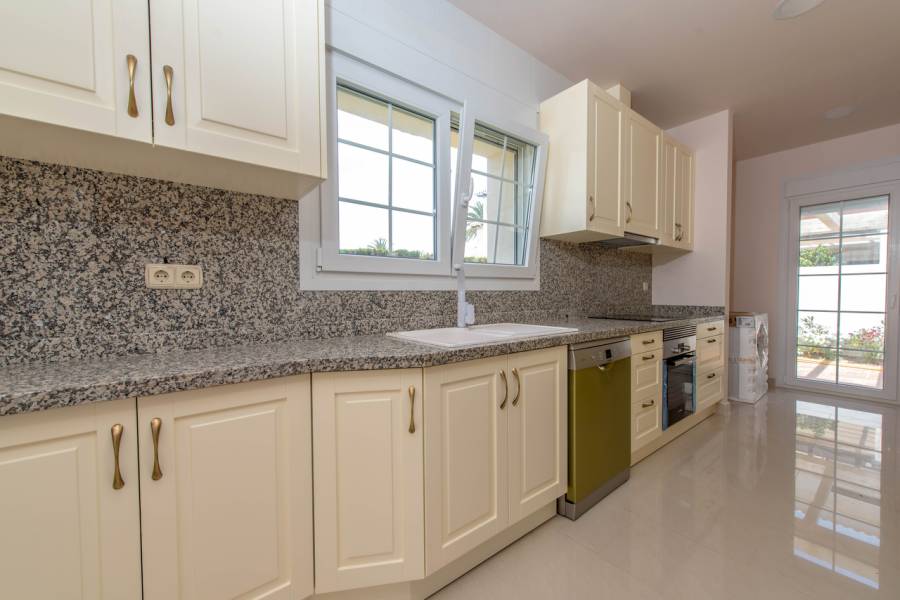 Orihuela Costa,Alicante,España,5 Bedrooms Bedrooms,4 BathroomsBathrooms,Chalets,40032