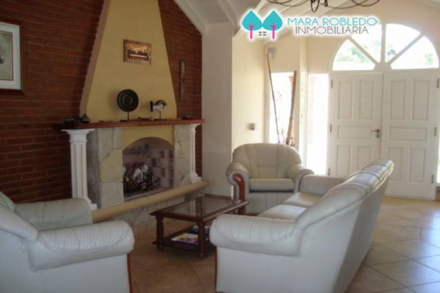 Pinamar,Buenos Aires,Argentina,4 Bedrooms Bedrooms,3 BathroomsBathrooms,Casas,DEL OLIMPO,4454