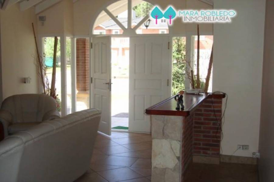 Pinamar,Buenos Aires,Argentina,4 Bedrooms Bedrooms,3 BathroomsBathrooms,Casas,DEL OLIMPO,4454