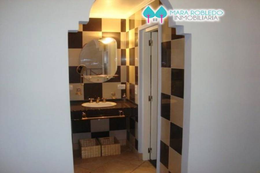 Pinamar,Buenos Aires,Argentina,4 Bedrooms Bedrooms,3 BathroomsBathrooms,Casas,DEL OLIMPO,4454