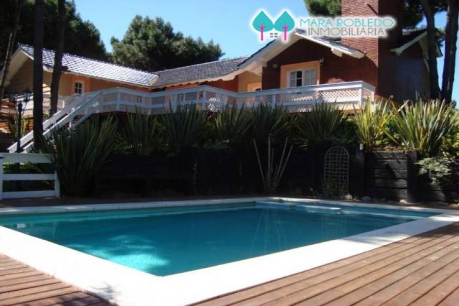 Pinamar,Buenos Aires,Argentina,4 Bedrooms Bedrooms,3 BathroomsBathrooms,Casas,DEL OLIMPO,4454