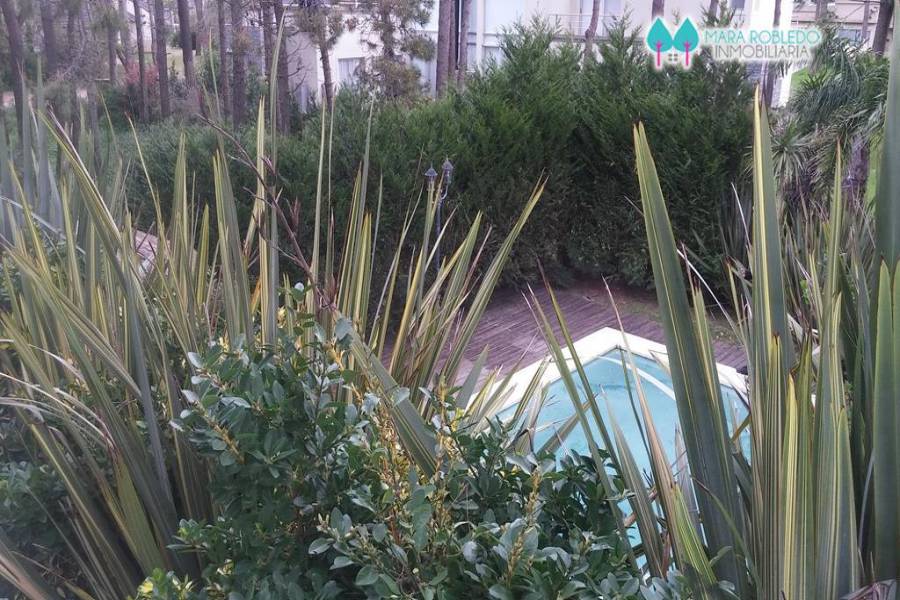Pinamar,Buenos Aires,Argentina,4 Bedrooms Bedrooms,3 BathroomsBathrooms,Casas,DEL OLIMPO,4454