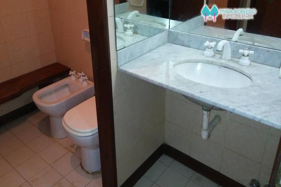 Pinamar,Buenos Aires,Argentina,2 Bedrooms Bedrooms,2 BathroomsBathrooms,Casas,EOLO,4455