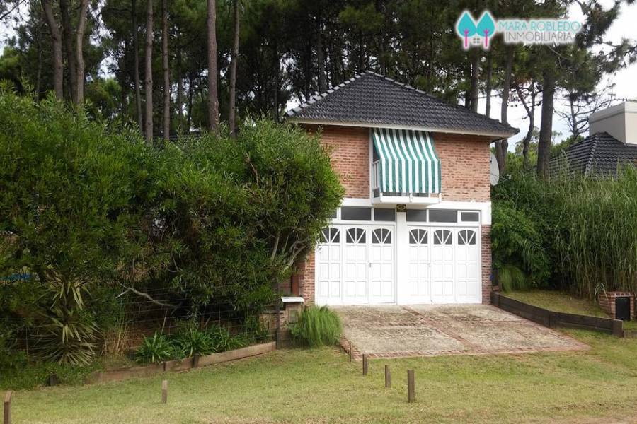 Pinamar,Buenos Aires,Argentina,3 Bedrooms Bedrooms,3 BathroomsBathrooms,Casas,victoria y euridice,4456