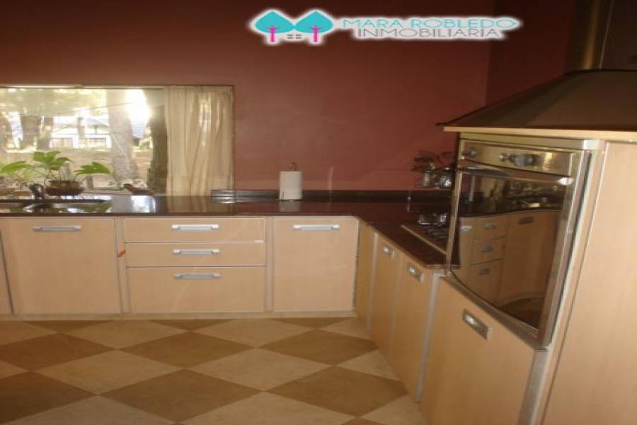 Pinamar,Buenos Aires,Argentina,3 Bedrooms Bedrooms,3 BathroomsBathrooms,Casas,victoria y euridice,4456