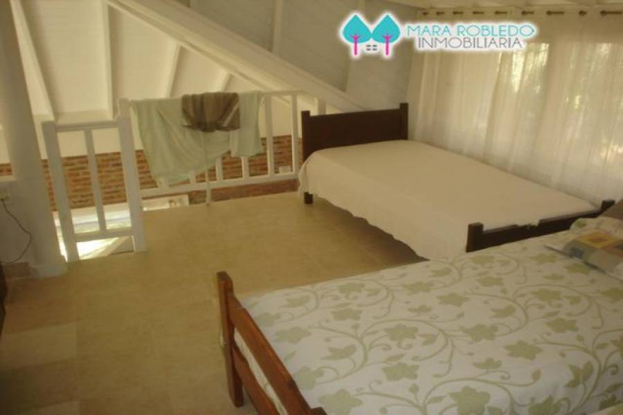 Pinamar,Buenos Aires,Argentina,3 Bedrooms Bedrooms,3 BathroomsBathrooms,Casas,victoria y euridice,4456