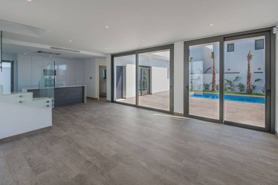 Pilar de la Horadada,Alicante,España,3 Bedrooms Bedrooms,2 BathroomsBathrooms,Chalets,40145