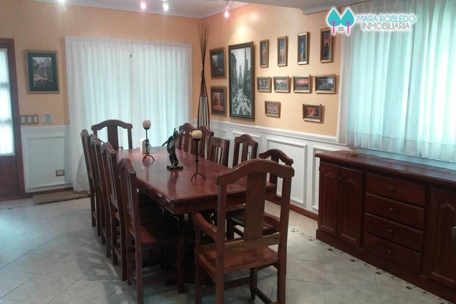 Pinamar,Buenos Aires,Argentina,4 Bedrooms Bedrooms,4 BathroomsBathrooms,Casas,NAUTILUS ,4458