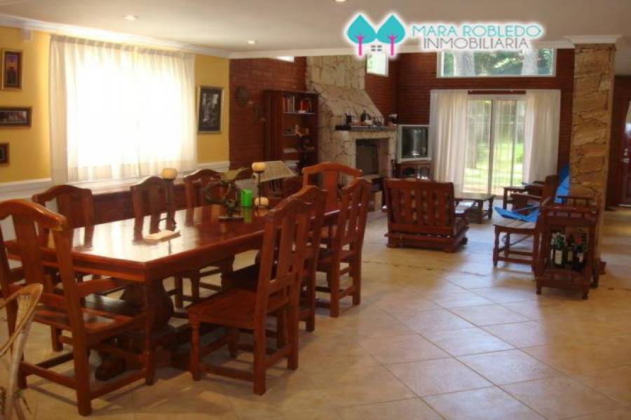 Pinamar,Buenos Aires,Argentina,4 Bedrooms Bedrooms,4 BathroomsBathrooms,Casas,NAUTILUS ,4458