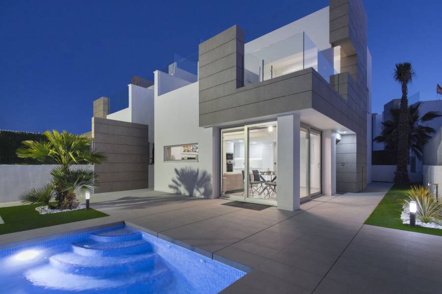 Guardamar del Segura,Alicante,España,3 Bedrooms Bedrooms,2 BathroomsBathrooms,Chalets,40183