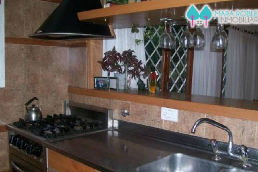 Pinamar,Buenos Aires,Argentina,4 Bedrooms Bedrooms,1 BañoBathrooms,Casas,SILFIDES,4461