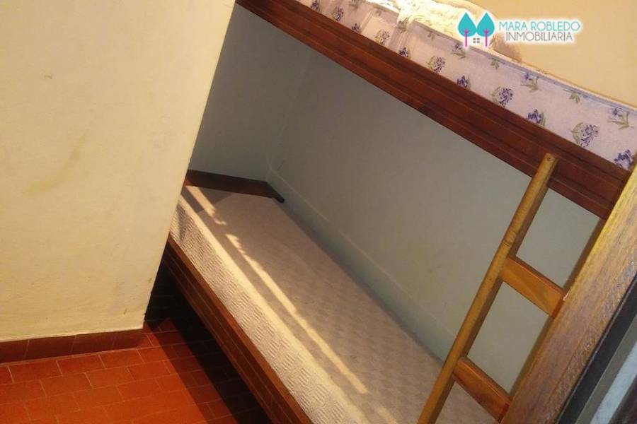 Pinamar,Buenos Aires,Argentina,4 Bedrooms Bedrooms,1 BañoBathrooms,Casas,SILFIDES,4461