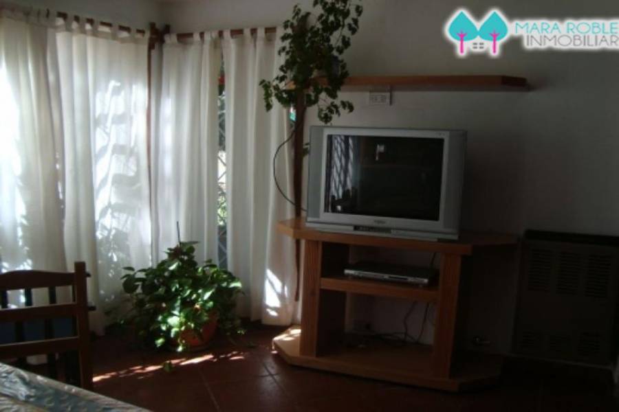 Pinamar,Buenos Aires,Argentina,4 Bedrooms Bedrooms,1 BañoBathrooms,Casas,SILFIDES,4461