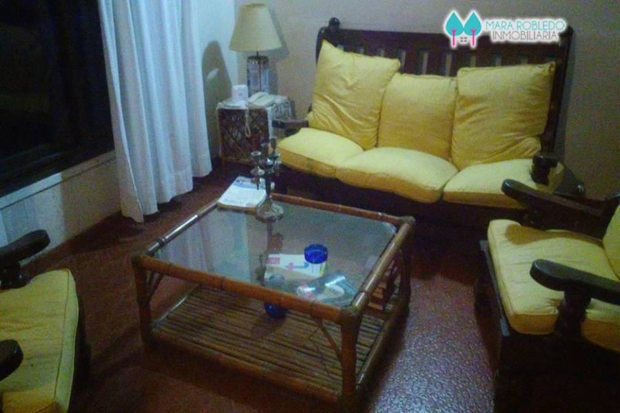 Pinamar,Buenos Aires,Argentina,4 Bedrooms Bedrooms,1 BañoBathrooms,Casas,SILFIDES,4461