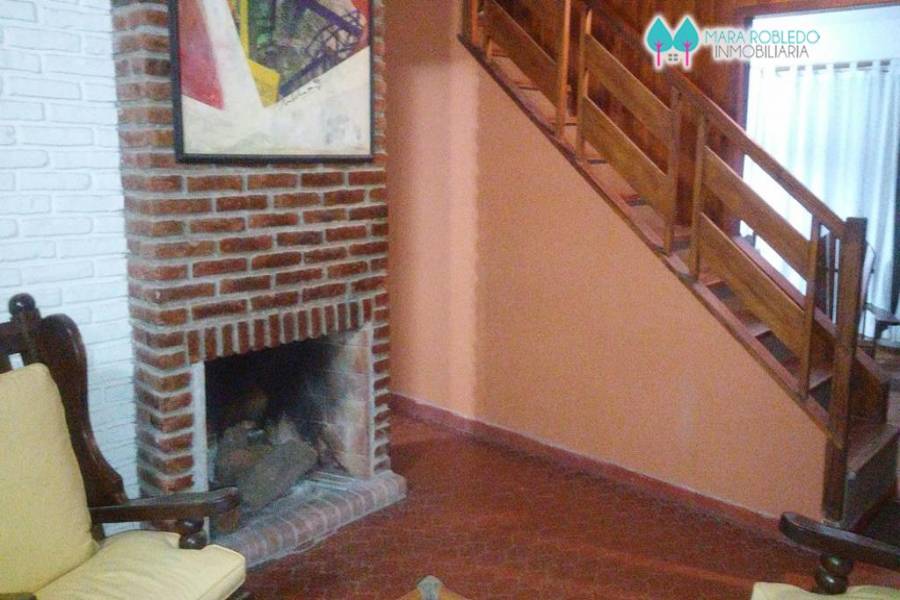 Pinamar,Buenos Aires,Argentina,4 Bedrooms Bedrooms,1 BañoBathrooms,Casas,SILFIDES,4461