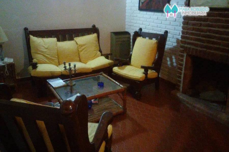 Pinamar,Buenos Aires,Argentina,4 Bedrooms Bedrooms,1 BañoBathrooms,Casas,SILFIDES,4461