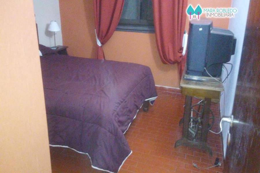 Pinamar,Buenos Aires,Argentina,4 Bedrooms Bedrooms,1 BañoBathrooms,Casas,SILFIDES,4461
