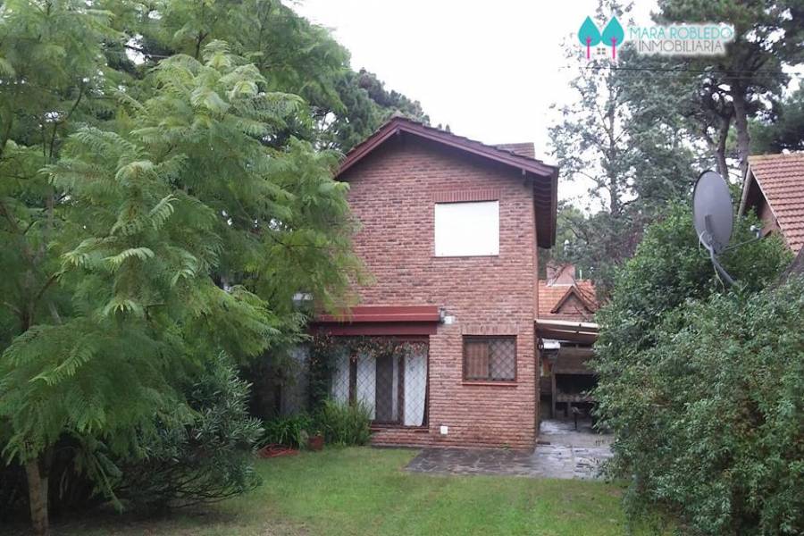 Pinamar,Buenos Aires,Argentina,4 Bedrooms Bedrooms,1 BañoBathrooms,Casas,SILFIDES,4461