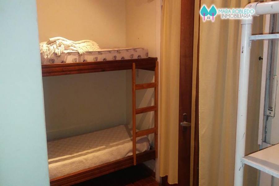 Pinamar,Buenos Aires,Argentina,4 Bedrooms Bedrooms,1 BañoBathrooms,Casas,SILFIDES,4461