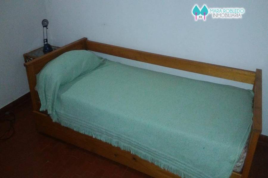 Pinamar,Buenos Aires,Argentina,4 Bedrooms Bedrooms,1 BañoBathrooms,Casas,SILFIDES,4461