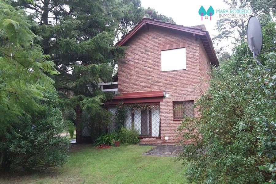 Pinamar,Buenos Aires,Argentina,4 Bedrooms Bedrooms,1 BañoBathrooms,Casas,SILFIDES,4461