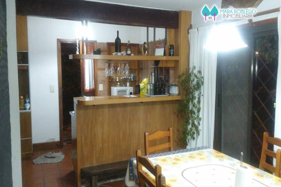 Pinamar,Buenos Aires,Argentina,4 Bedrooms Bedrooms,1 BañoBathrooms,Casas,SILFIDES,4461