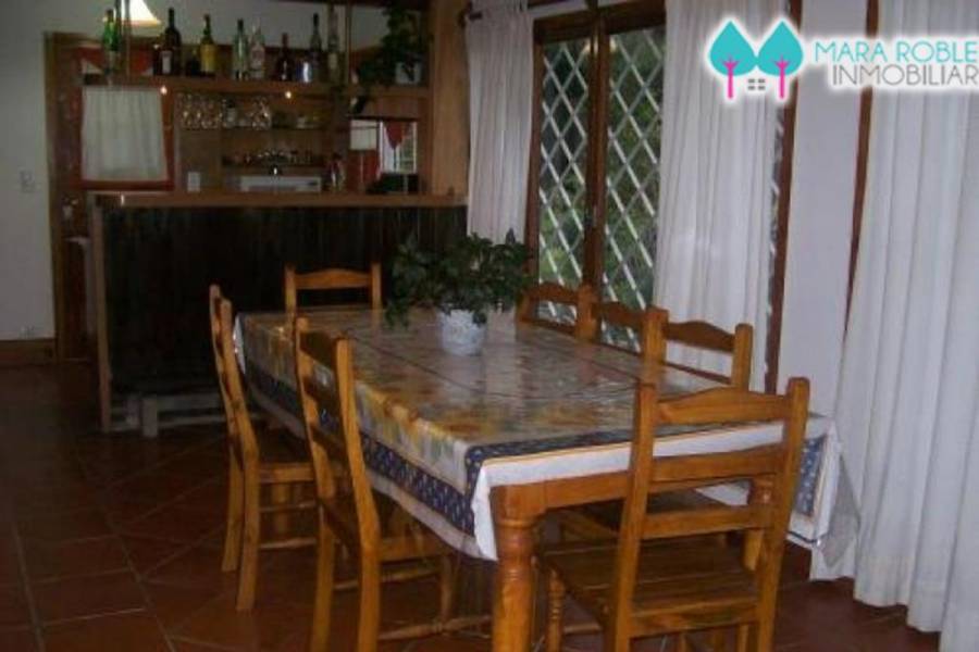 Pinamar,Buenos Aires,Argentina,4 Bedrooms Bedrooms,1 BañoBathrooms,Casas,SILFIDES,4461