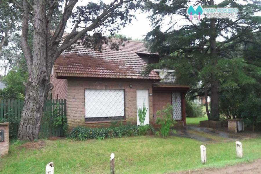Pinamar,Buenos Aires,Argentina,4 Bedrooms Bedrooms,1 BañoBathrooms,Casas,SILFIDES,4461