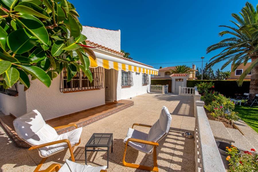 Torrevieja,Alicante,España,3 Bedrooms Bedrooms,2 BathroomsBathrooms,Chalets,40196