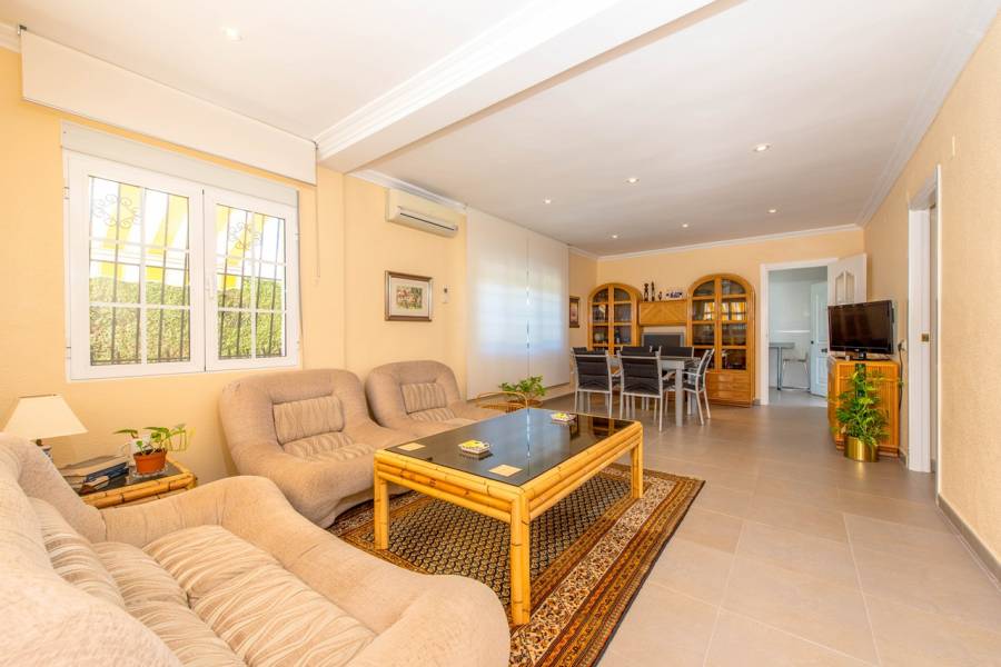 Torrevieja,Alicante,España,3 Bedrooms Bedrooms,2 BathroomsBathrooms,Chalets,40196