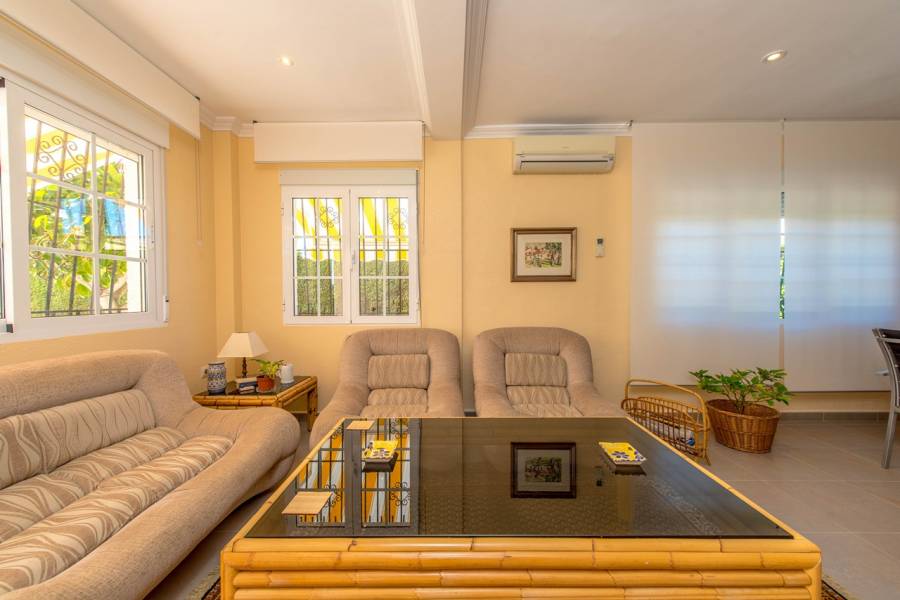 Torrevieja,Alicante,España,3 Bedrooms Bedrooms,2 BathroomsBathrooms,Chalets,40196