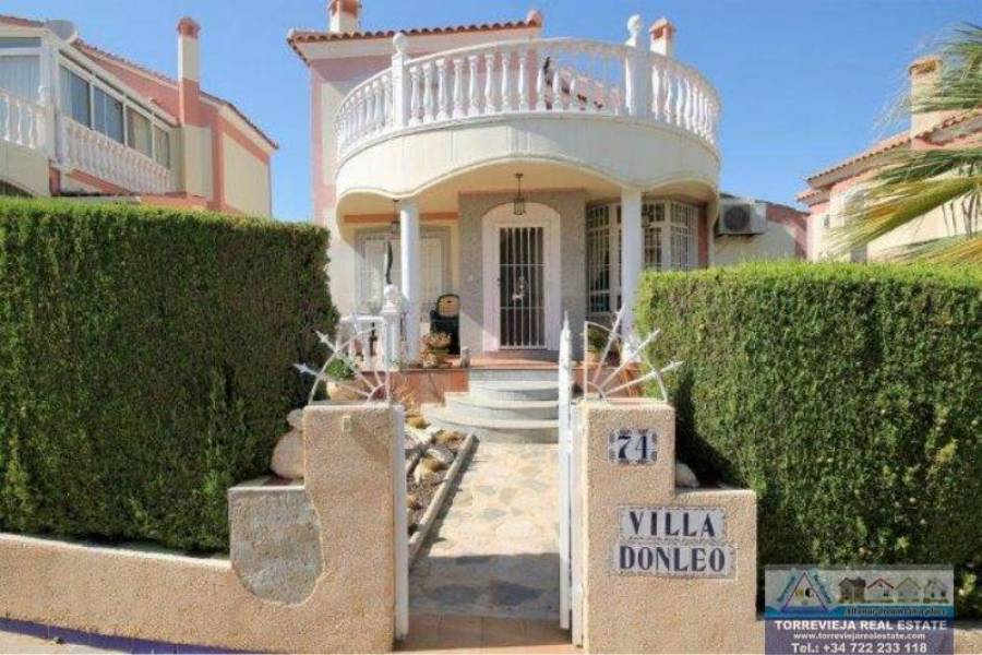Torrevieja,Alicante,España,3 Bedrooms Bedrooms,2 BathroomsBathrooms,Chalets,40200