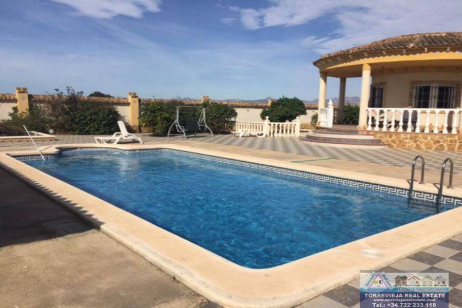 Catral,Alicante,España,3 Bedrooms Bedrooms,2 BathroomsBathrooms,Chalets,40220
