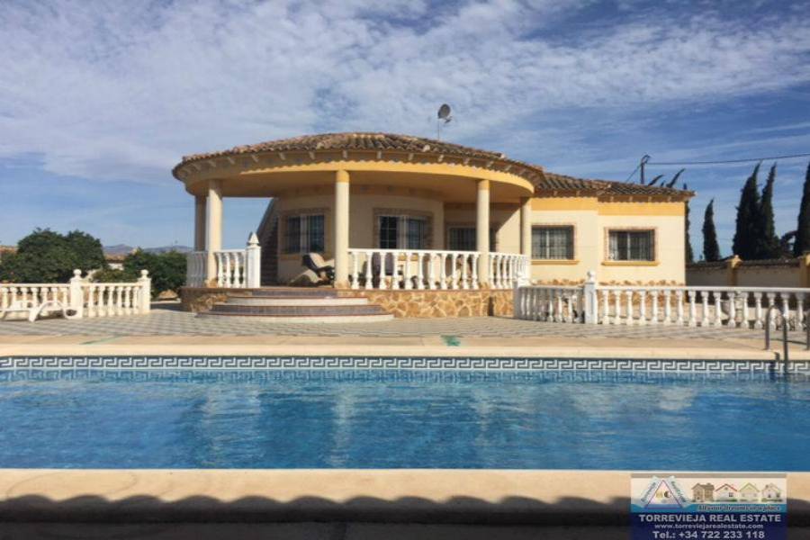Catral,Alicante,España,3 Bedrooms Bedrooms,2 BathroomsBathrooms,Chalets,40220