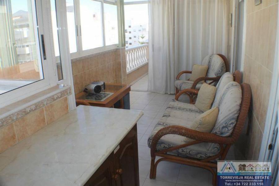 Torrevieja,Alicante,España,3 Bedrooms Bedrooms,1 BañoBathrooms,Atico,40228