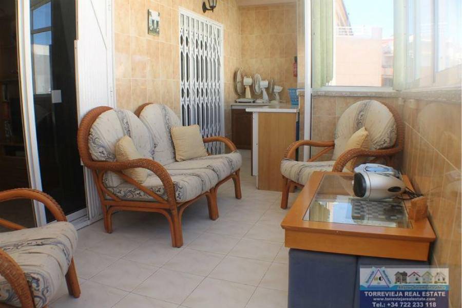 Torrevieja,Alicante,España,3 Bedrooms Bedrooms,1 BañoBathrooms,Atico,40228