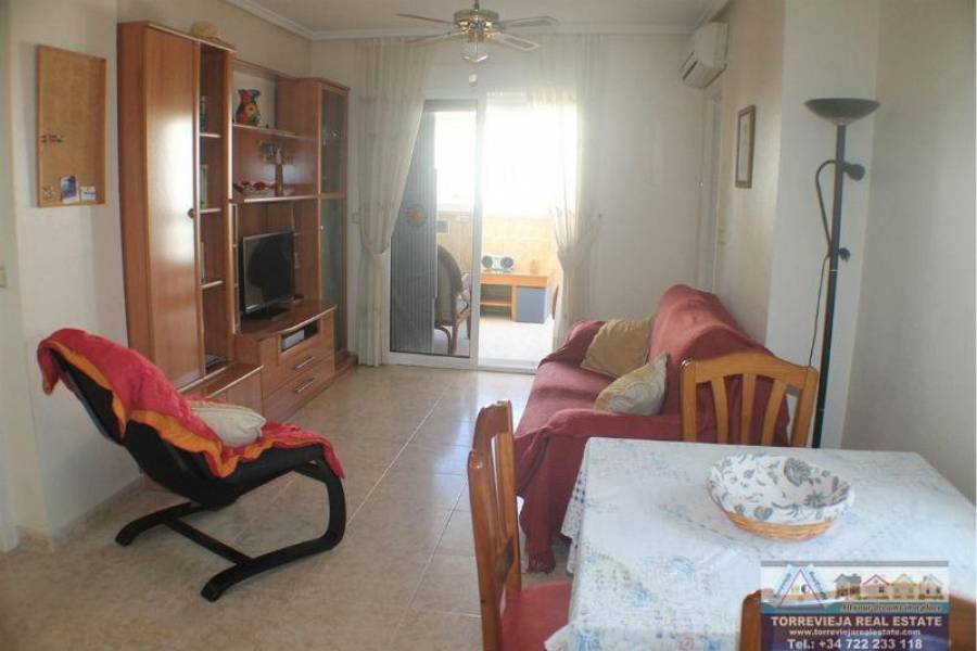 Torrevieja,Alicante,España,3 Bedrooms Bedrooms,1 BañoBathrooms,Atico,40228